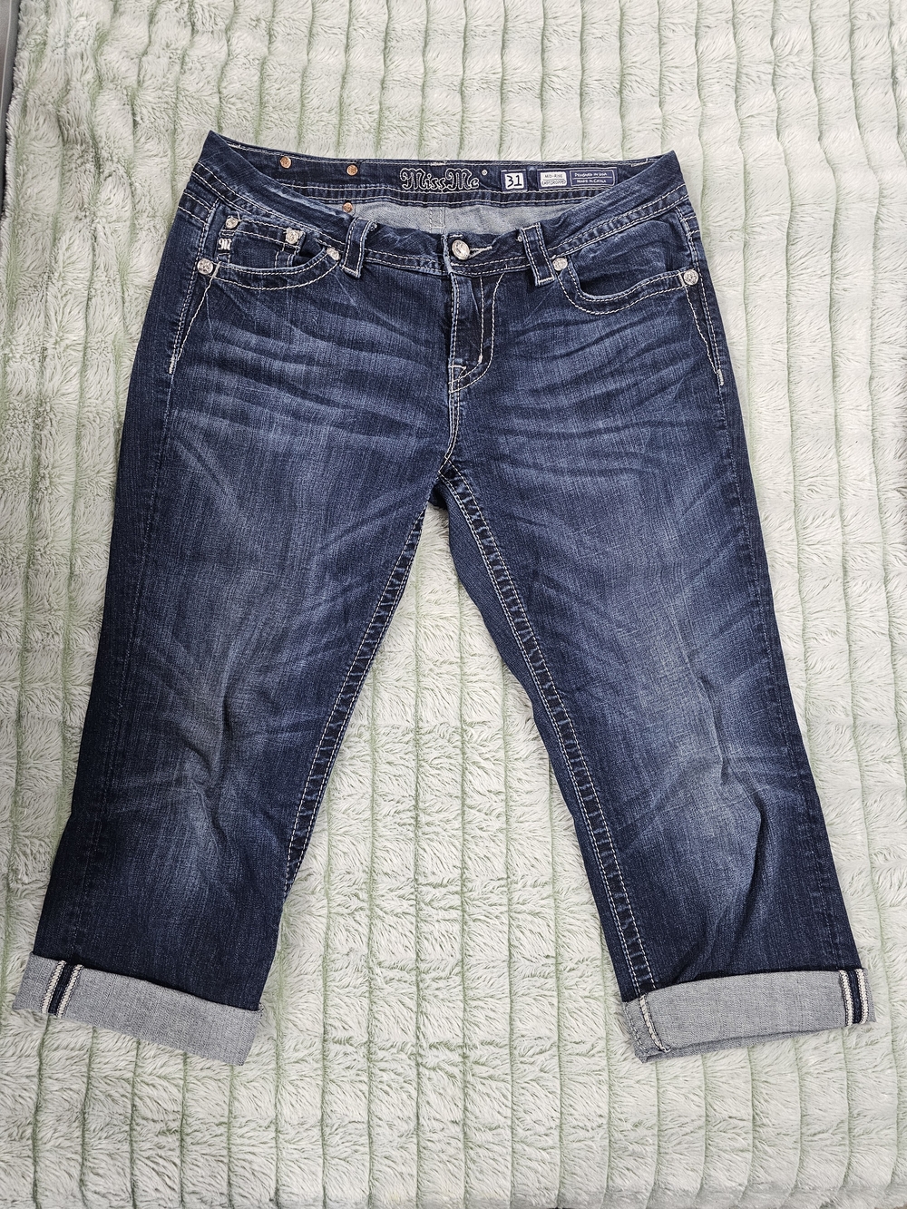 Miss Me Indigo Cropped Women’s Jeans with Cuffed Hem